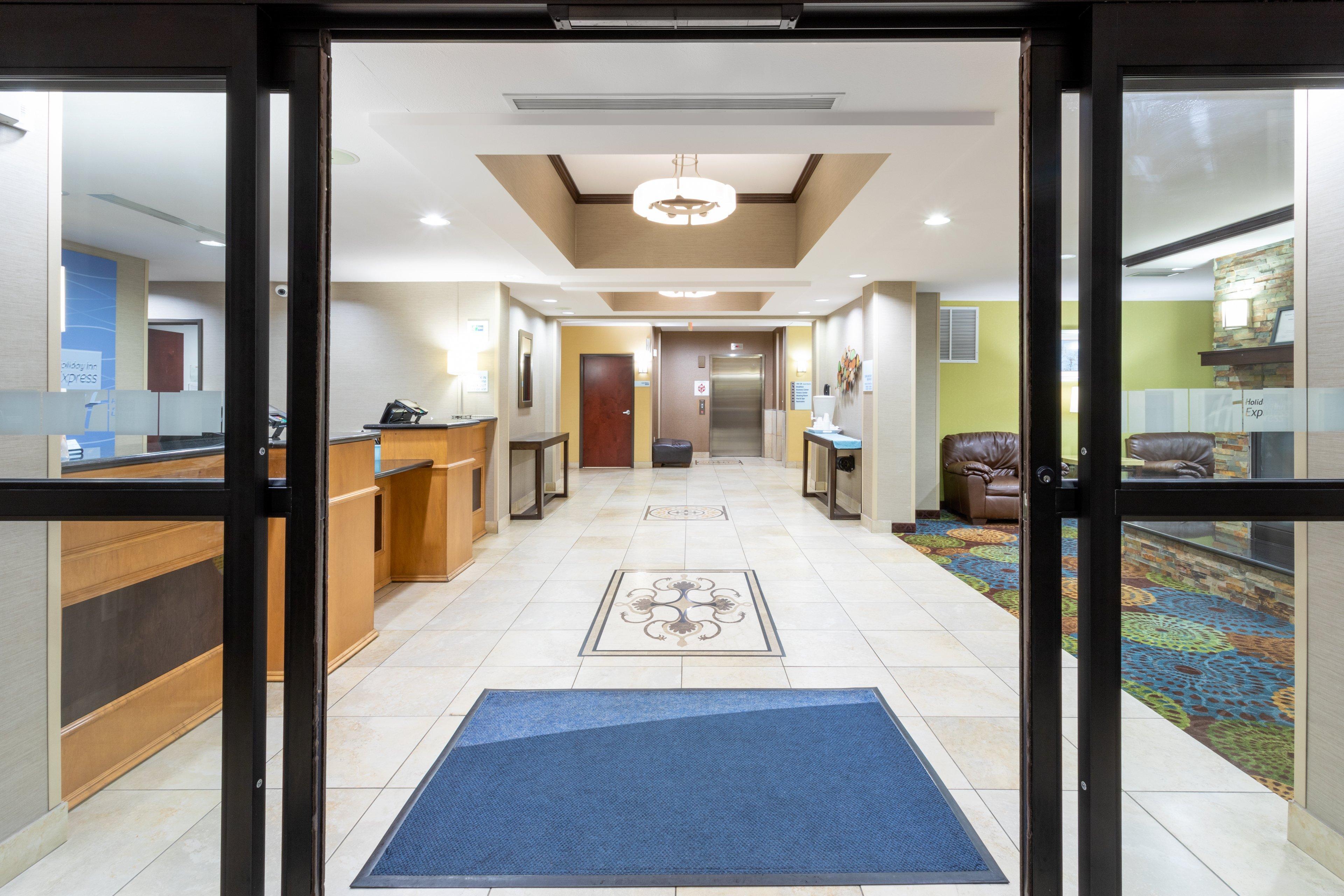 Holiday Inn Express And Suites Rochester West-Medical Center By Ihg Exterior foto