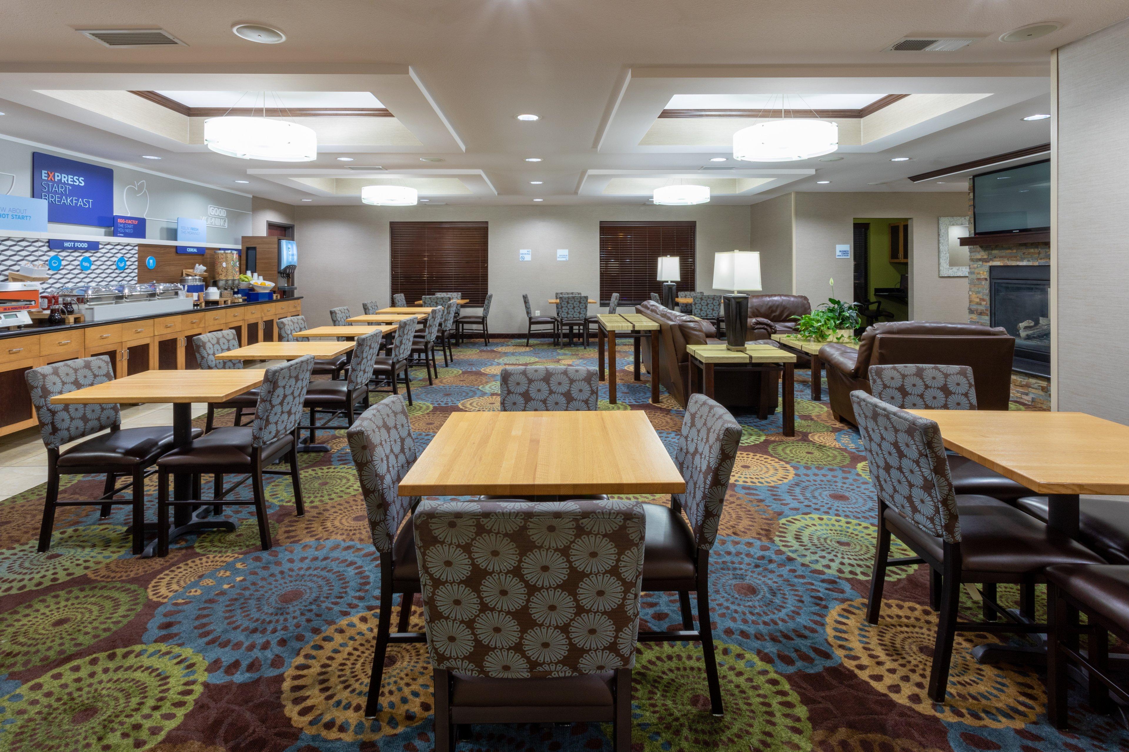 Holiday Inn Express And Suites Rochester West-Medical Center By Ihg Exterior foto