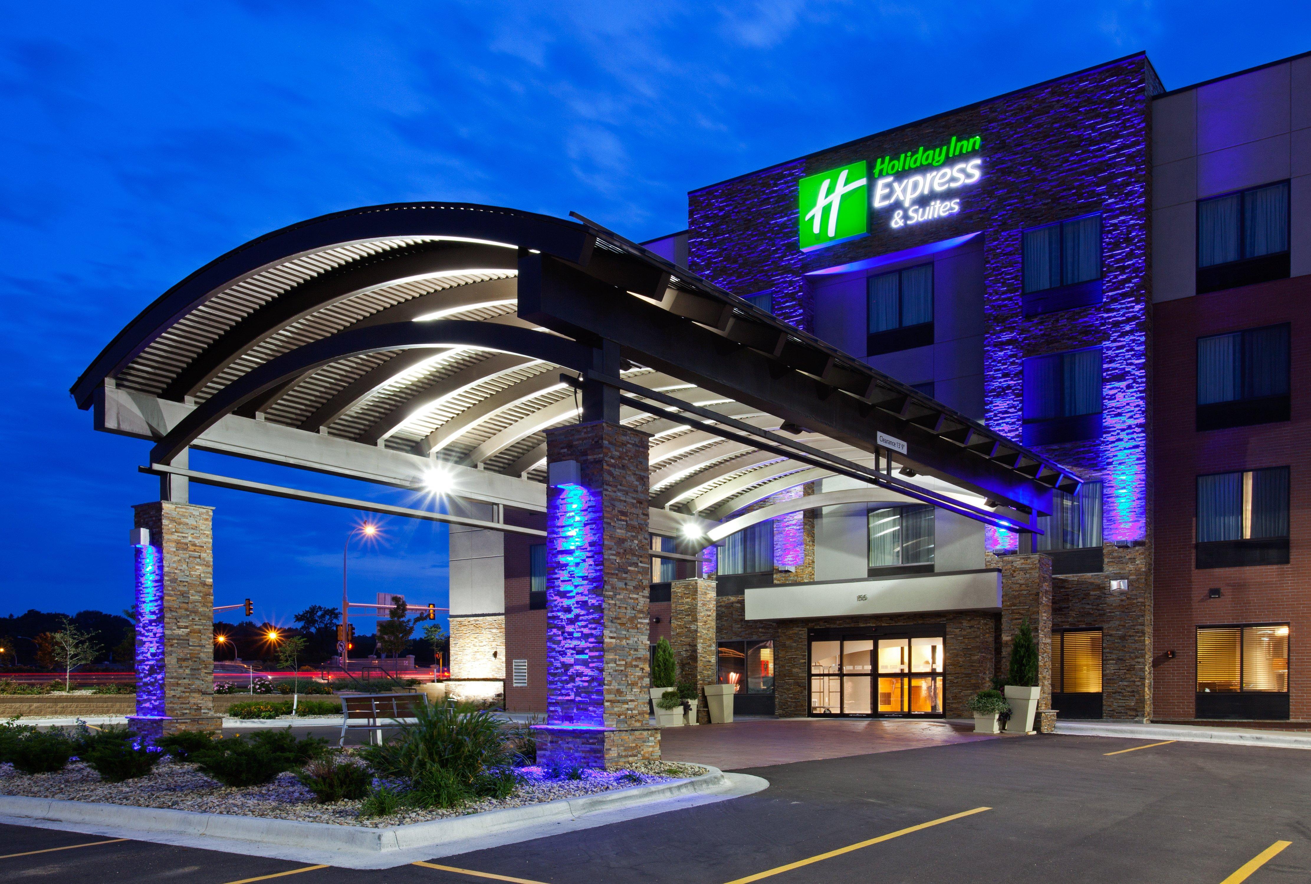 Holiday Inn Express And Suites Rochester West-Medical Center By Ihg Exterior foto